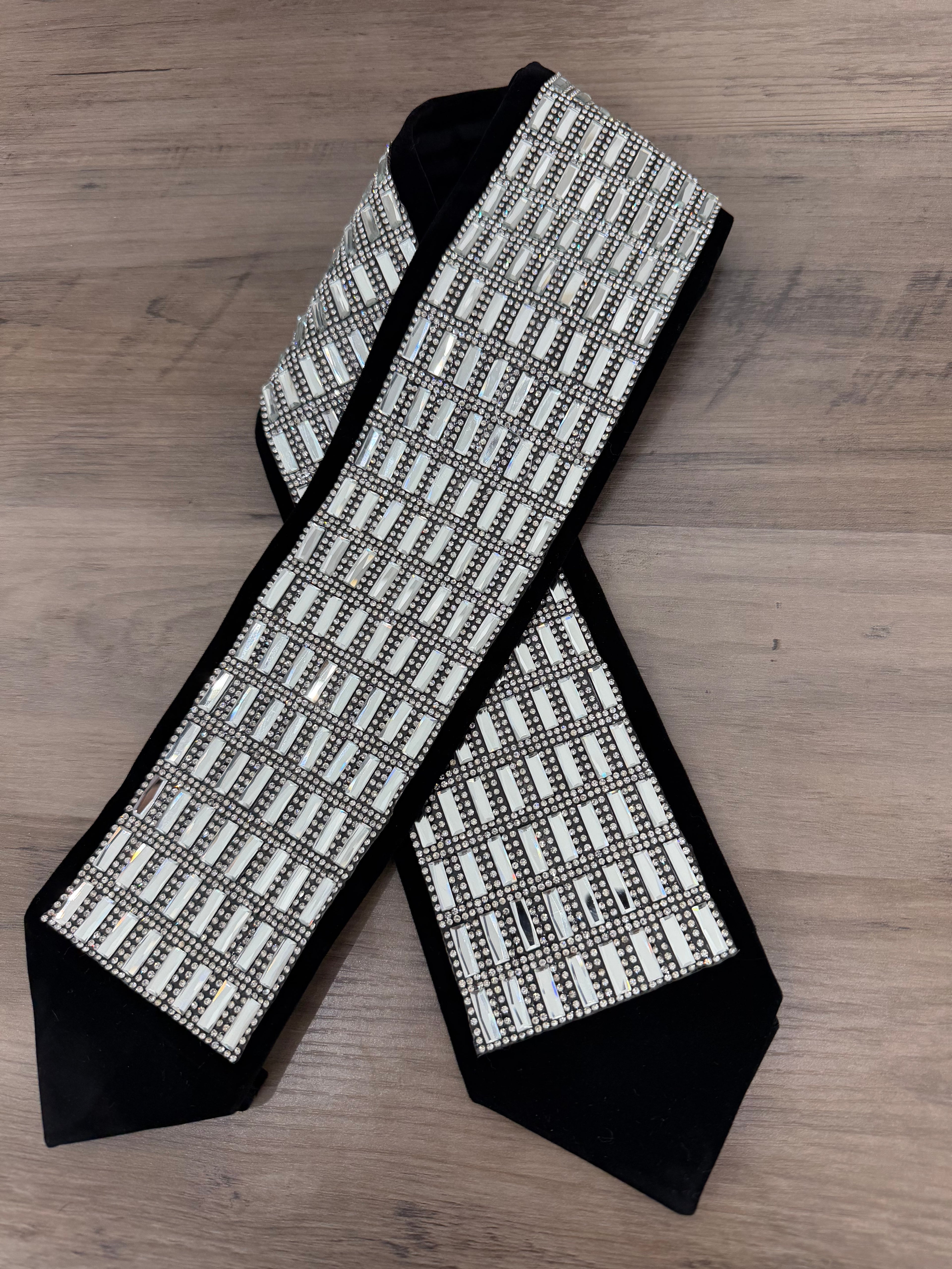 Tallit Prayer Shawl Neckcollar Atarah Crystal Imitation on Black Velvet