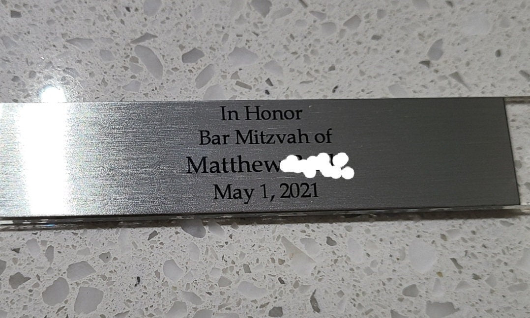 Brand New Clear Arcylic stand with Personalized Name plate for any torah yad pointer.